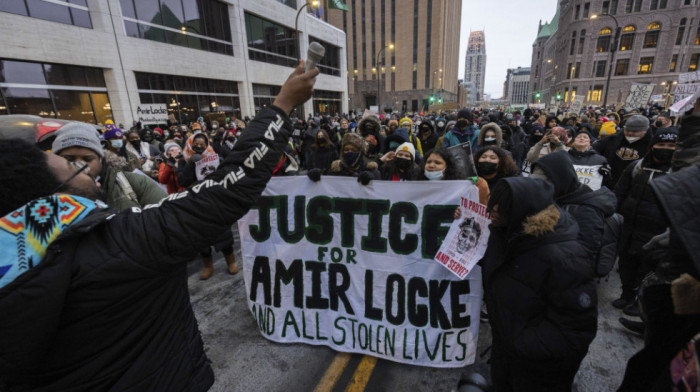 Protesti u Mineapolisu zbog ubistva mladog Afroamerikanca, demonstranti upoređuju slučaj sa Džordžom Flojdom