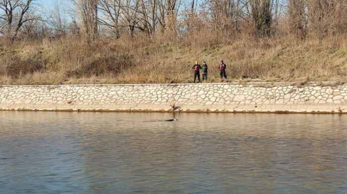 Pronađeno telo u Nišavi, policija i tužilaštvo na terenu