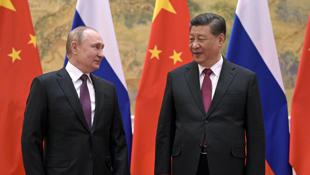 Iz Putinovog kabineta stiglo objšnjenje zašto se ruski predsednik nije rukovao sa Đinpingom