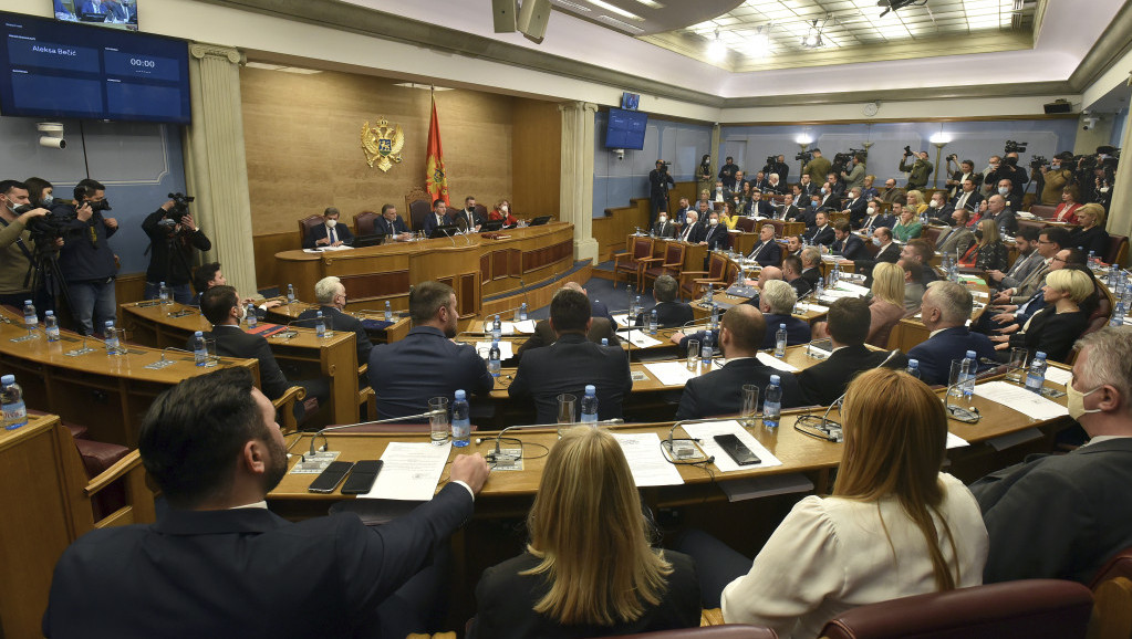 Deo crnogorskih poslanika saziva sednicu za 28. april na Cetinju
