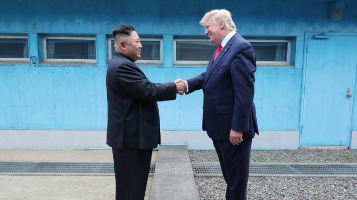 Novinarka Njujork Tajmsa tvrdi da je Tramp ostao u kontaktu sa Kim Džong-unom