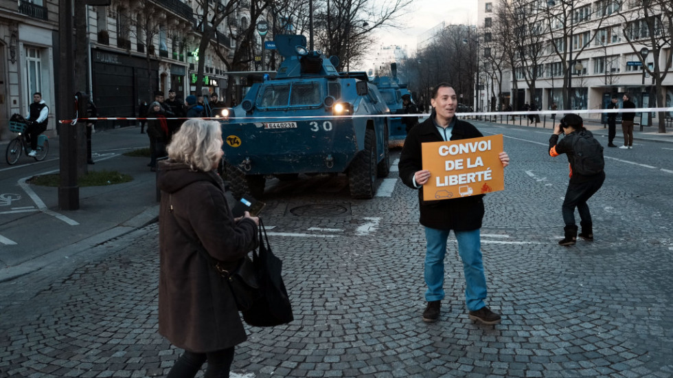 Konvoj vozila u Francuskoj: Hiljade policajaca angažovano da spreči blokadu Pariza, oglasio se premijer Kasteks