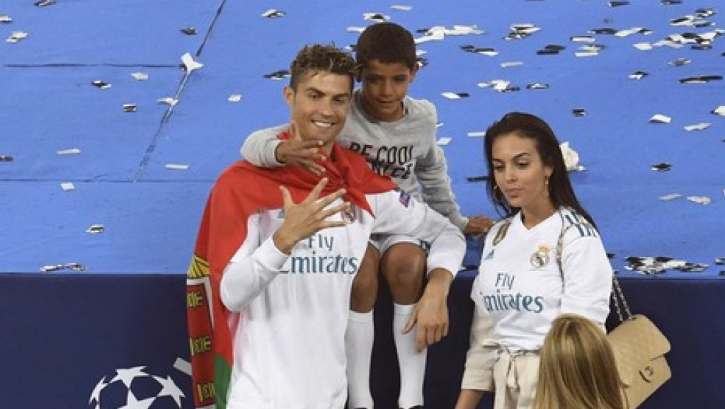 Sinovi krenuli očevim stopama: Ronaldo i Runi zajedno u Mančester Junajtedu