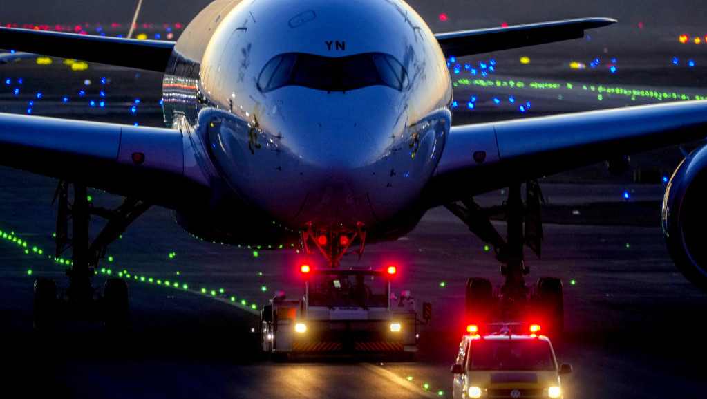 Incident na aerodromu u SAD: Muškarac pronađen mrtav nakon što je ušao u motor aviona