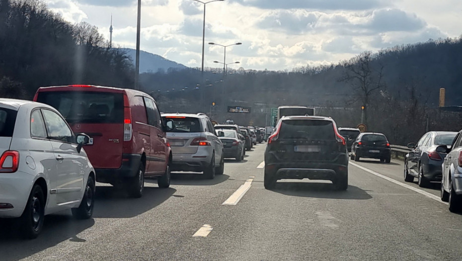 AMSS upozorava da se očekuje pojačan saobraćaj ka izletištima u Srbiji