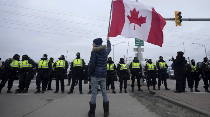 Novi protest u Otavi, centar blokiran, policija uhapsila nekoliko učesnika