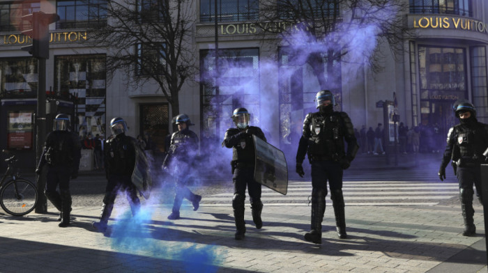 Demonstracije u Parizu trajale osam sati, situacija i dalje napeta