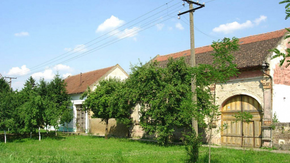 67042_gajdobra-old-houses_f.jpg