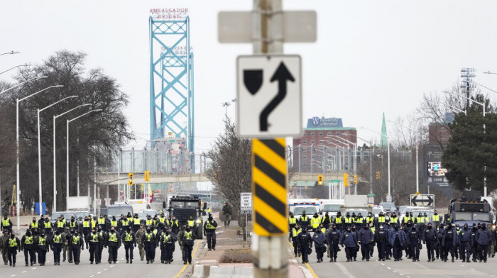 Na pomolu rešenje šestodnevne krize: Kanadske vlasti planiraju da otvore most Ambasador koji vodi ka SAD