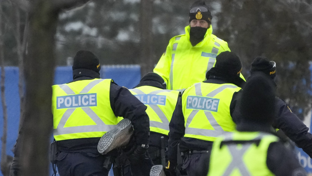 Pucnjava u srednjoj školi u Torontu, učenik teško ranjen