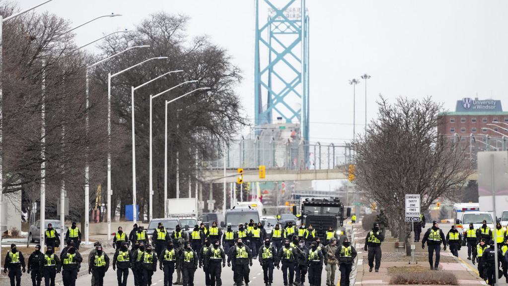 Uhapšeno dvoje organizatora protesta kamiondžija u Kanadi koji su blokirali ulice Otave