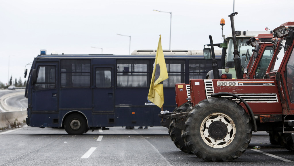 Grčki poljoprivrednici prete blokadom puteva zbog rasta cena goriva i energenata