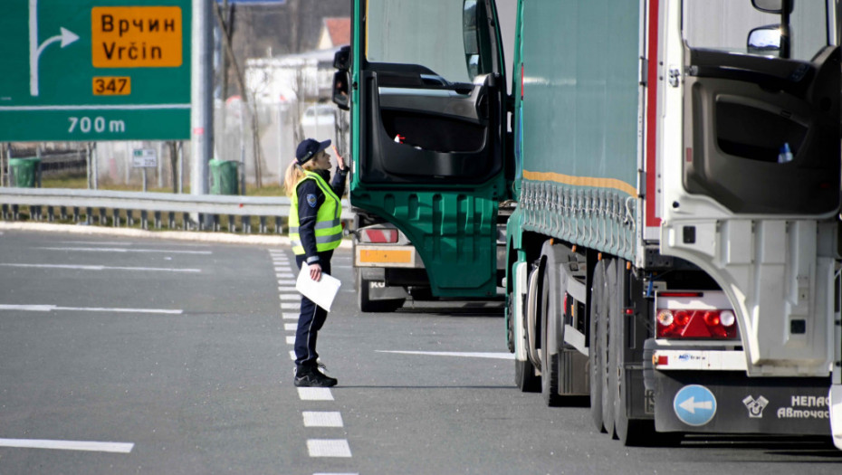 Počinje pojačana kontrola autobusa i kamiona na putevima: Akcenat na tahografima i teretu koji se prevozi