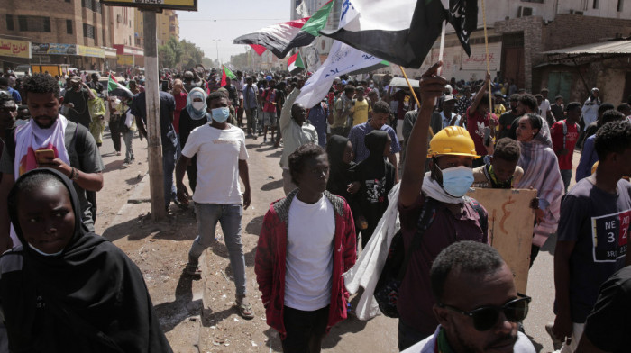 Najmasovnije demonstracije u Sudanu: Jedna osoba ubijena tokom protesta zbog oktobarskog puča