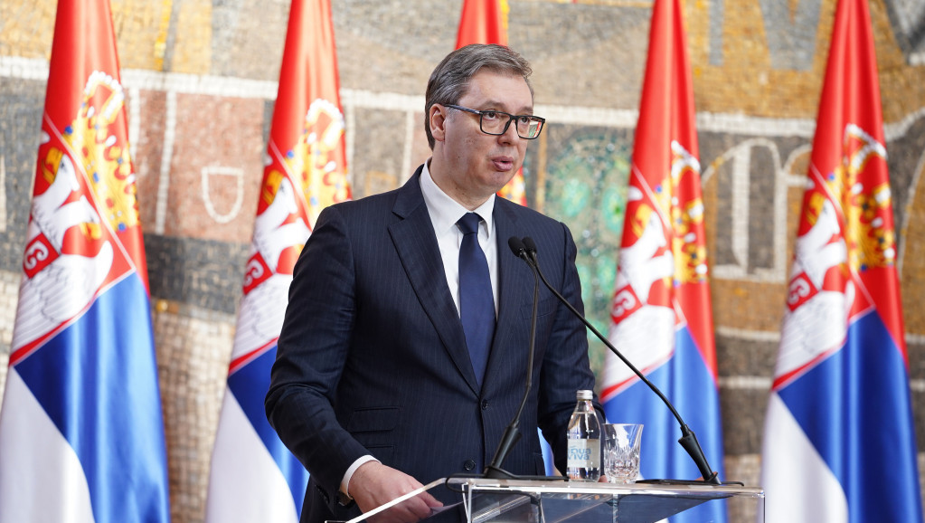 Vučić sutra u poseti Španiji: Planirana kupovina dva transportna aviona i sastanci sa kraljem Felipeom VI i Sančezom