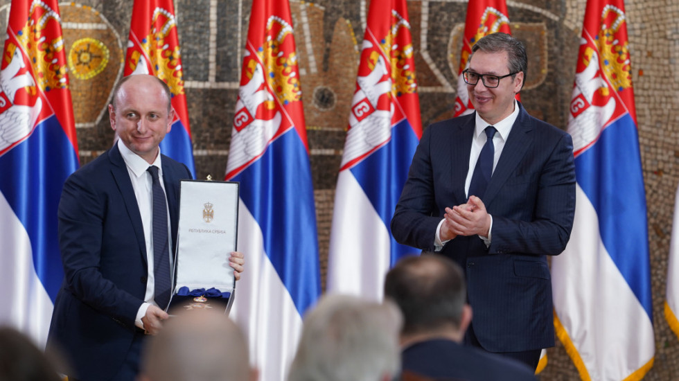 Vučić: Knežević zaslužuje poštovanje svakog Srbina zbog borbe za srpske interese