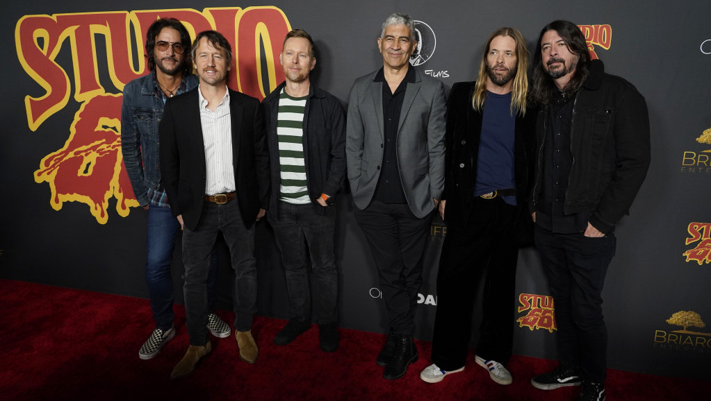 Grupa "Foo Fighters" otkazala turneju nakon iznenadne smrti bubnjara Tejlora Hokinsa