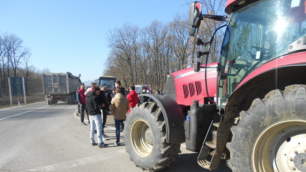 Savić: Udruženja poljoprivrednika prihvatila ponudu Vlade, nećemo blokirati puteve