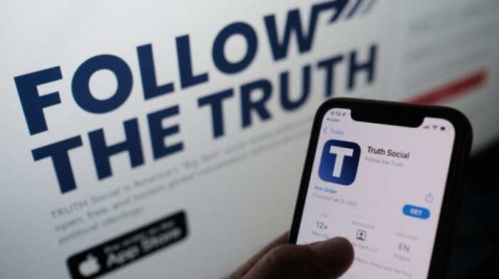 Trampova društvena mreža uskoro na Volstritu: "Truth Social" bi mogla da vredi više milijardi na berzi