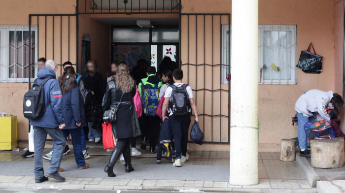 U beogradske škole stigli poklon vaučeri za đake i zaposlene: Evo u kojim radnjama mogu da se iskoriste