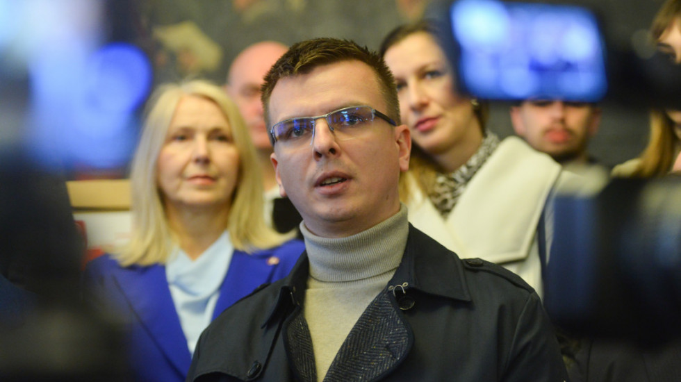 Parandilović o meri udaljavanja iz Skupštine zbog nedolaska i korišćenja kartice