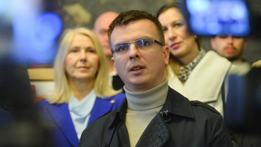 Parandilović o meri udaljavanja iz Skupštine zbog nedolaska i korišćenja kartice