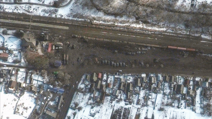 Novi satelitski snimci Maksara: Rusija raspoređuje dodatne trupe blizu granice sa Ukrajinom