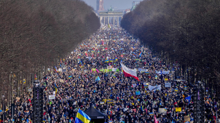 Berlin na nogama, više od 100.000 ljudi na antiratnom protestu