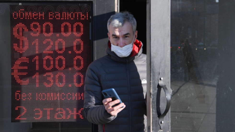 U Rusiji zabranjeno iznošenje deviza u vrednosti većoj od 10.000 dolara