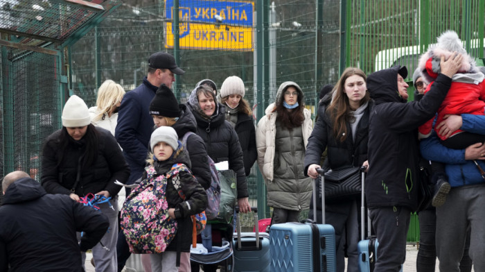 Kolone na granici između Poljske i Ukrajine duge i po 30 kilometara, među izbeglima i migranti s Bliskog istoka