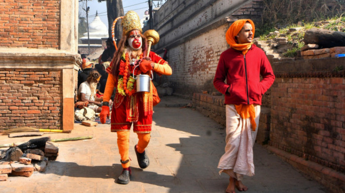 U Nepalu se život vraća u normalu - hiljade vernika u hinduističkom hodočašću (FOTO)
