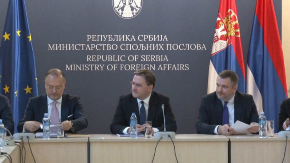 Selaković s ambasadorima EU: Srbija iskreno žali zbog izbijanja krize i sukoba u Ukrajini