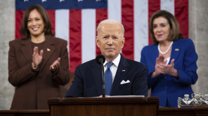 Bajden negativan na testu, Pelosi nije bila "bliski kontakt"