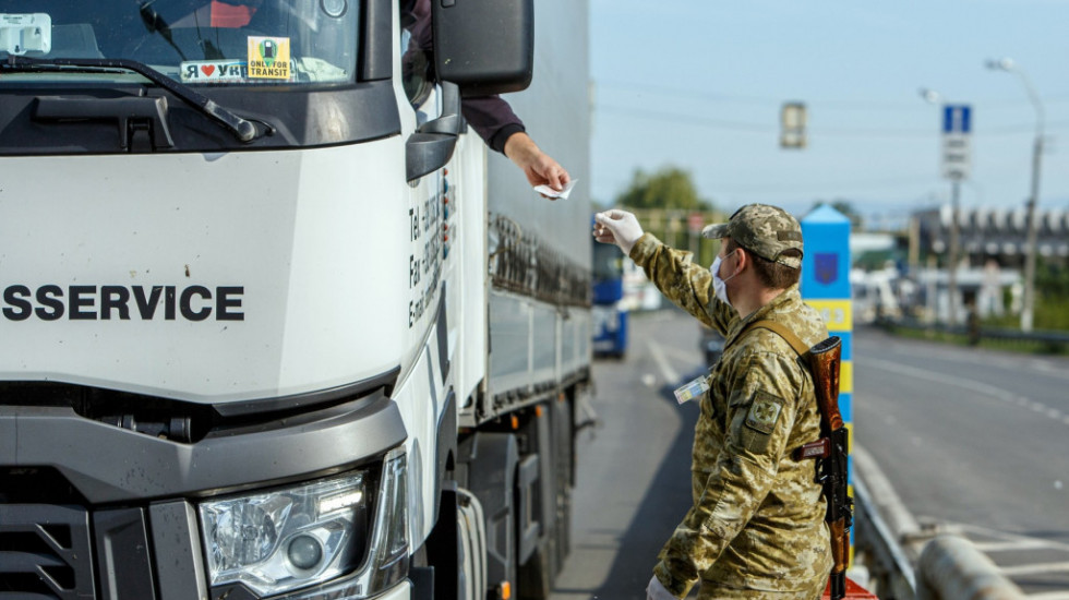 Momirović: Vozačima koji su ostavili svoje kamione u zoni ratnih dejstava u Ukrajini po dva miliona dinara od države