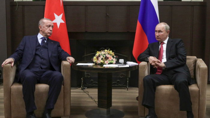 Erdogan razgovarao s Putinom, želi da organizuje sastanak predsednika Rusije i Zelenskog