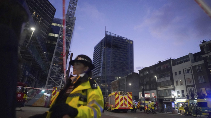 Veliki požar u Londonu, gori višespratnica, 70 vatrogasaca na terenu