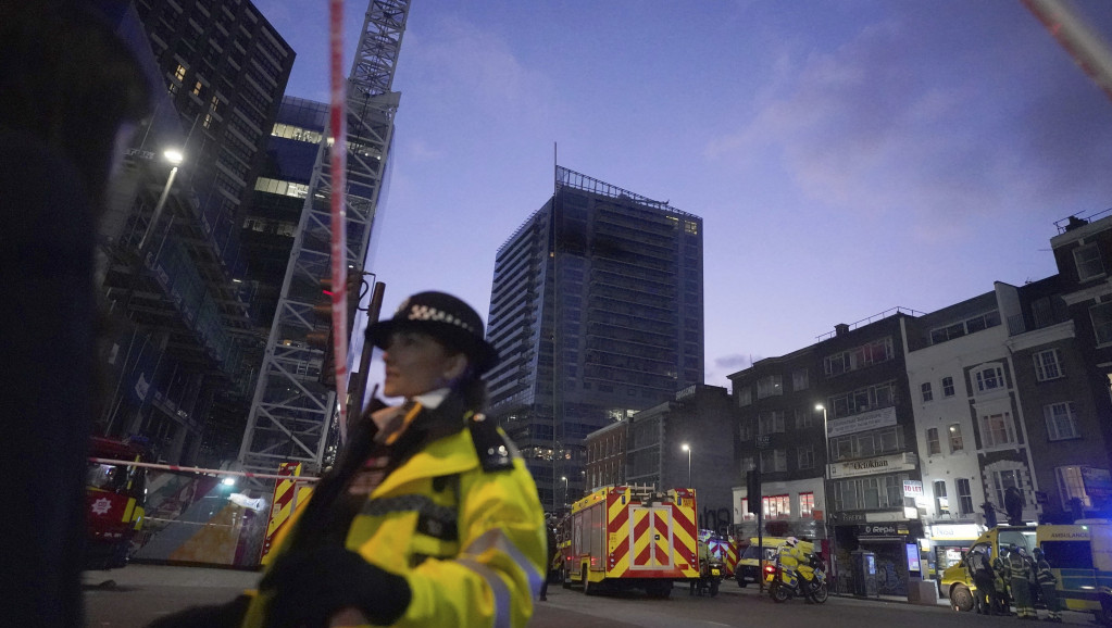 Veliki požar u Londonu, gori višespratnica, 70 vatrogasaca na terenu