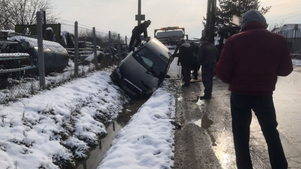 Direktan sudar dva vozila  u okolini Čačka, nema teže povređenih