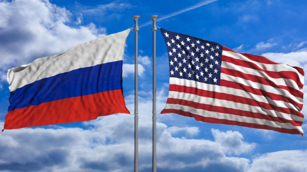 SAD zabranile izvoz oko 600 luksuznih proizvoda u Rusiju i Belorusiju - na spisku krzno, korali, tepisi, automobili...