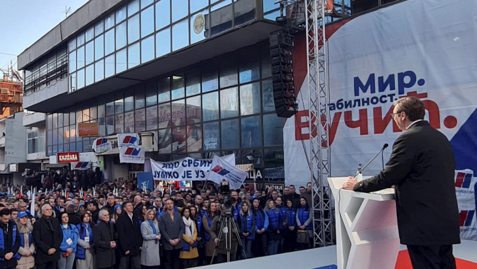 Vučić na mitingu u Vranju: Drugi neka govore jezikom uvreda, mi ćemo činjenicama