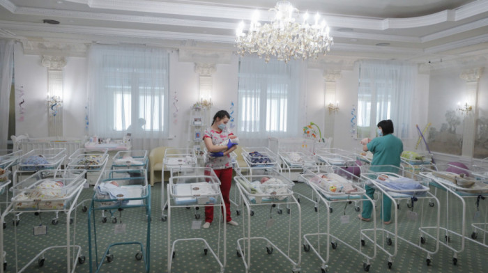 Italija blizu zabrane parovima da koriste surogat majčinstva u inostranstvu