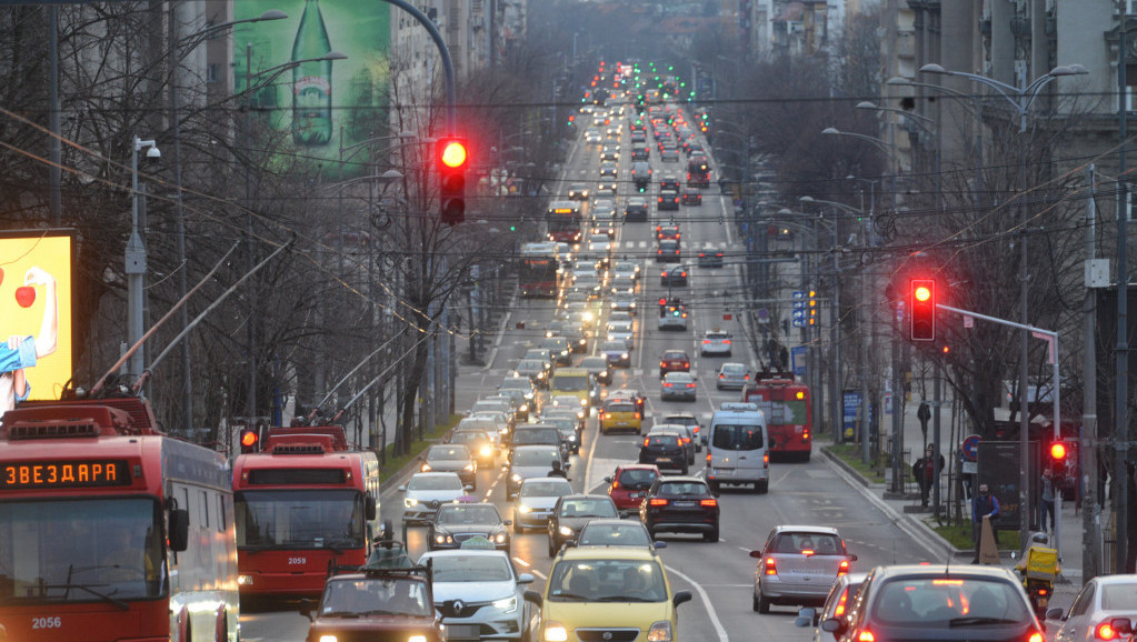 Na uglu Kneza Miloša oboren pešak