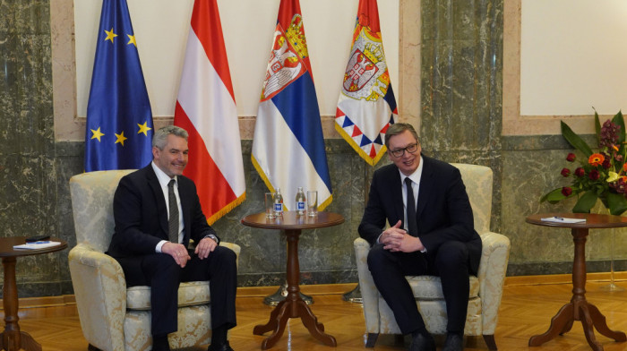 Vučić se sastao sa Nehamerom: Austrijski kancelar posle i sa patrijarhom Porfirijem