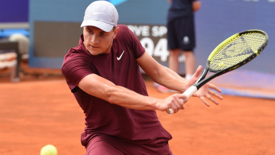 Miomir Kecmanović pobedio Zapatu Miraljesa i plasirao se u polufinale Eštorila