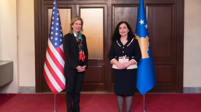 Delegacija SAD posetila Prištinu, Liz Šervud-Rendal razgovarala sa Osmani i Kurtijem