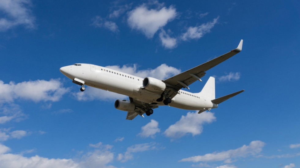 Avion iranske avio-kompanije prinudno sleteo zbog otvorenog prtljažnika