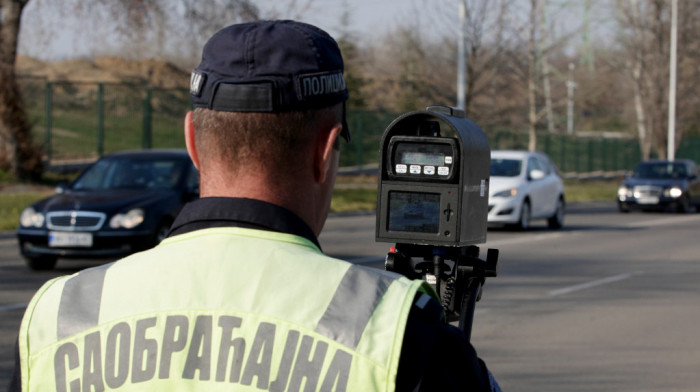 Saobraćajna policija isključila vozača iz saobraćaja: Na auto-putu kroz Beograd vozio 157 kilometara na sat