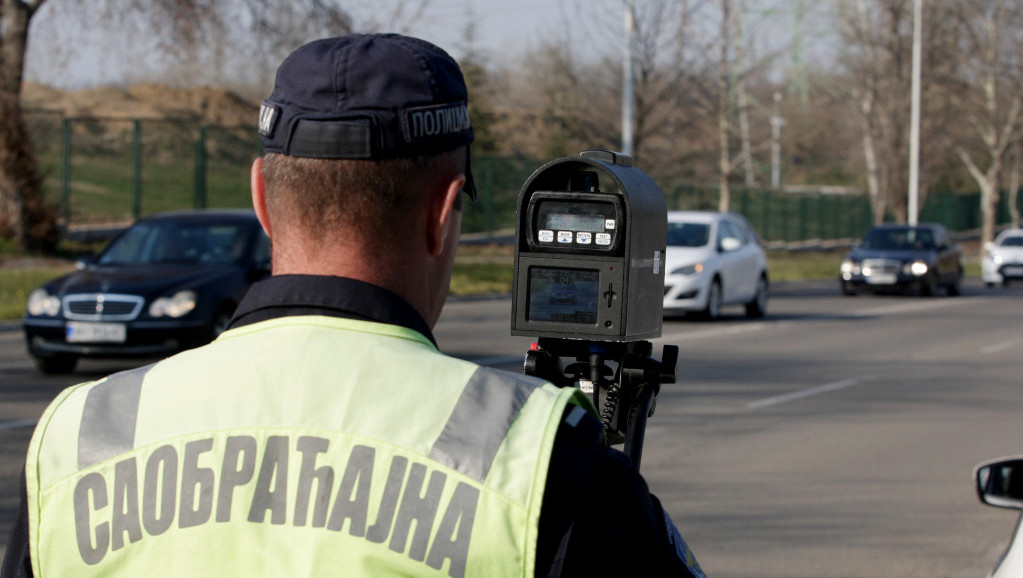 Saobraćajna policija isključila vozača iz saobraćaja: Na auto-putu kroz Beograd vozio 157 kilometara na sat