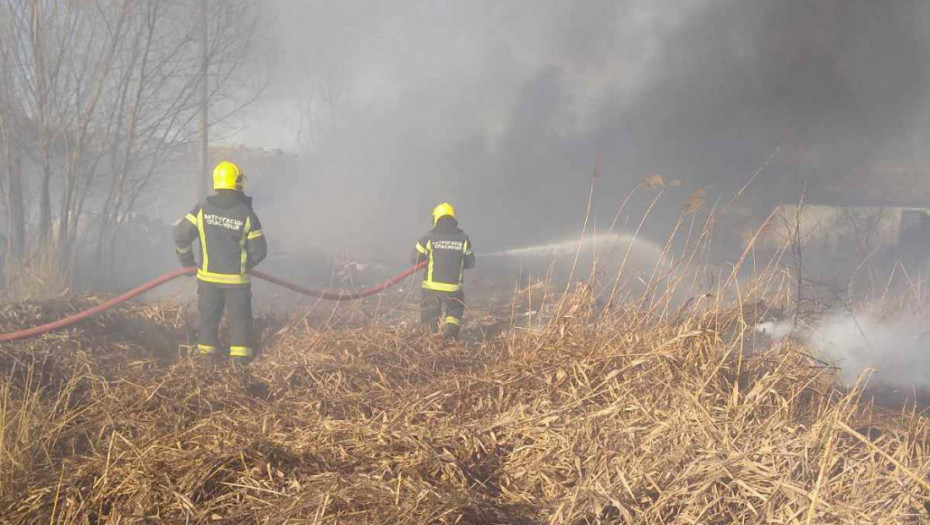 Lokalizovan požar u kikindskom ataru