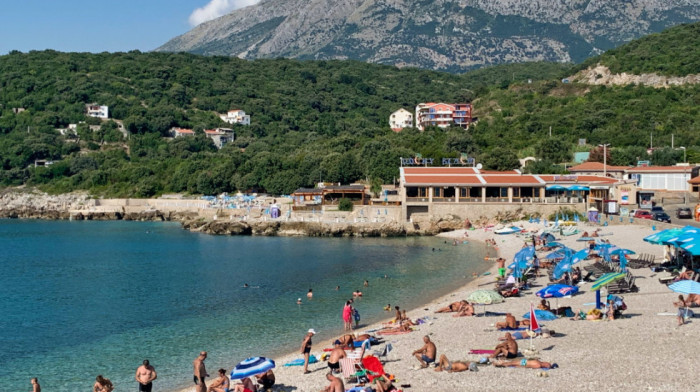 Na dve plaže u Baru zabranjeno kupanje zbog lošeg kvaliteta vode